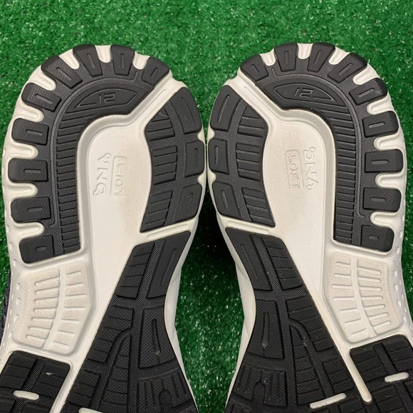 Athletic_Shoes